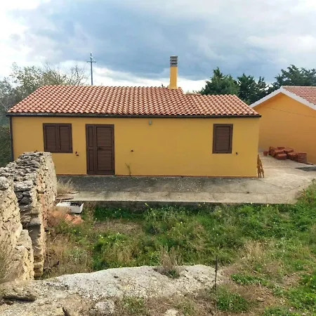 Charming Mountain House In With Panoramic View Prázdninový dům *